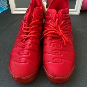 Red men’s Nike air max